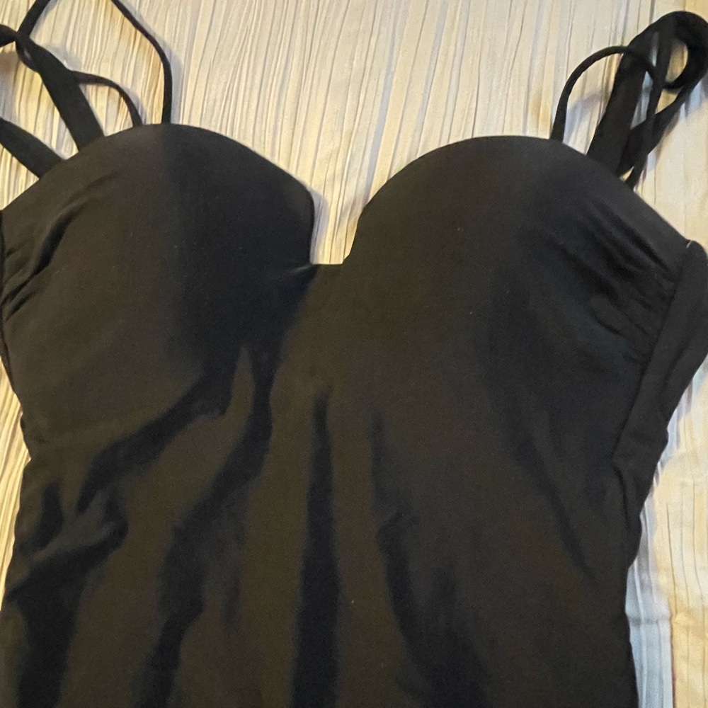 Athleta aqualux plunge black one piece swimsuit size medium